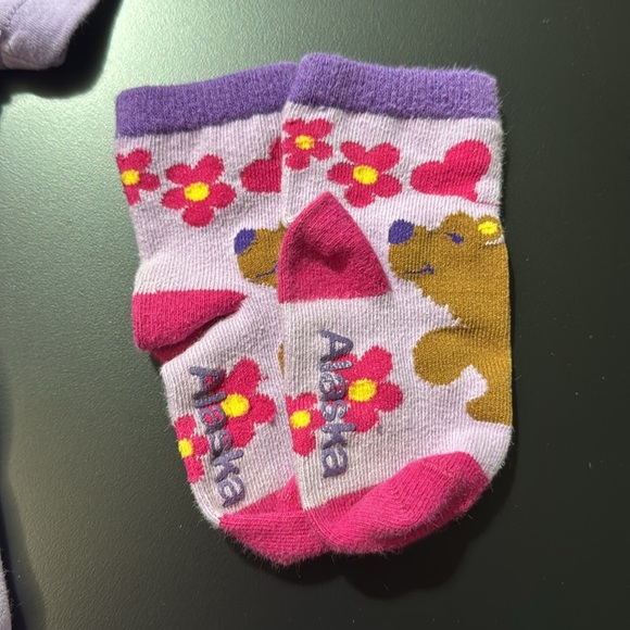 Girls size 12 mths | Alaska onesie/sock set - Picture 4 of 4